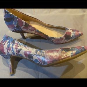 Isaac Mizrahi Live Pumps
